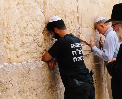 Security on the Wailing Wall